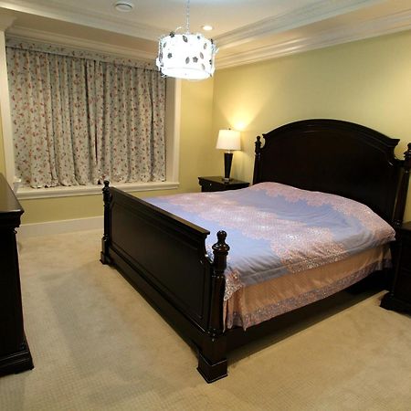 Feng Lu House Hotel Richmond Bagian luar foto