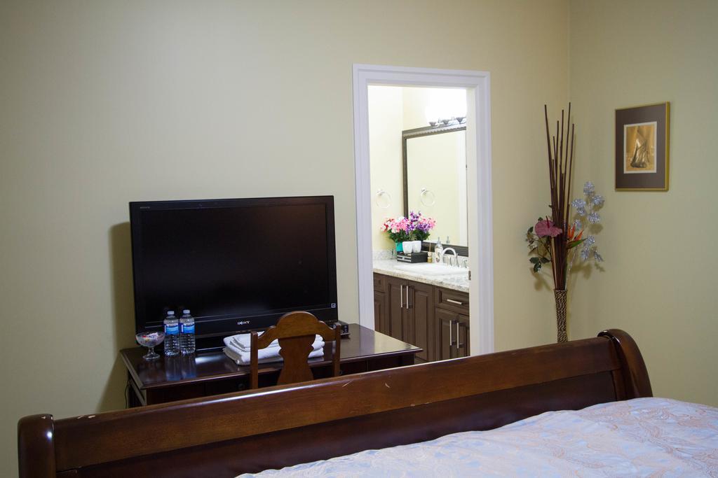 Feng Lu House Hotel Richmond Bagian luar foto