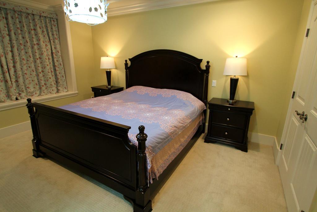 Feng Lu House Hotel Richmond Bagian luar foto